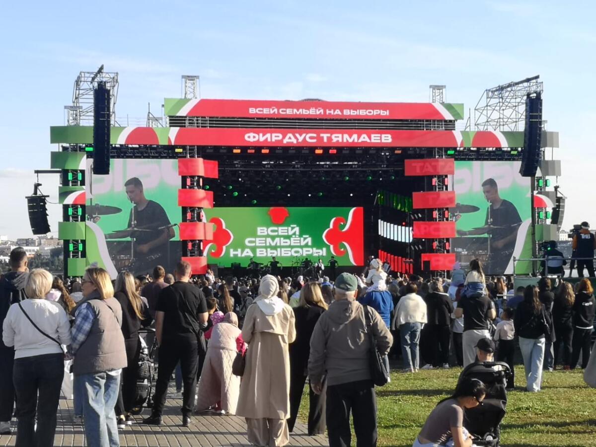 Казан гаилә үзәге янында уза торган концерттан ФОТОРЕПОРТАЖ