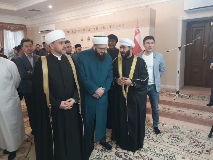 Мәрҗани мәчетендә Оман Солтанатлыгының мирасына багышланган халыкара күргәзмә ачылды