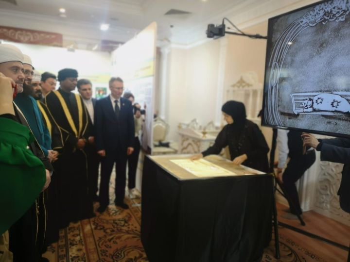 Мәрҗани мәчетендә Оман Солтанатлыгының мирасына багышланган халыкара күргәзмә ачылды