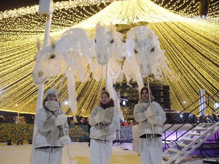 Казанда Үзәк чыршы ачылышыннан ФОТОРЕПОРТАЖ