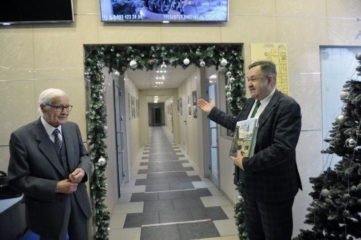 Ветеран-журналист Рөстәм Нәбиуллинның фотокүргәзмәсе ачылды