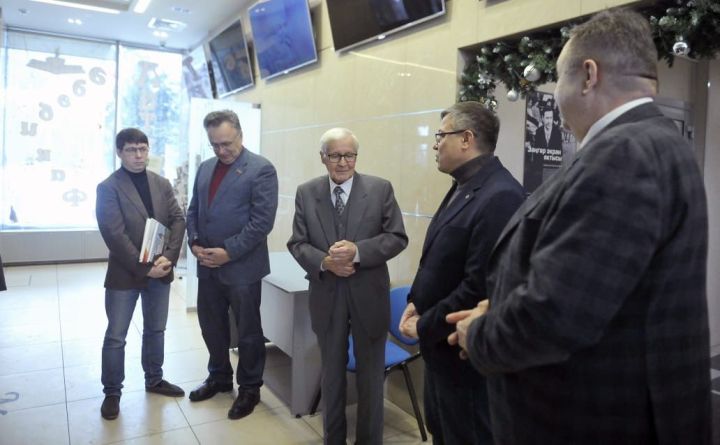 Ветеран-журналист Рөстәм Нәбиуллинның фотокүргәзмәсе ачылды