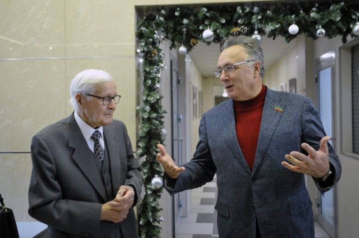 Ветеран-журналист Рөстәм Нәбиуллинның фотокүргәзмәсе ачылды