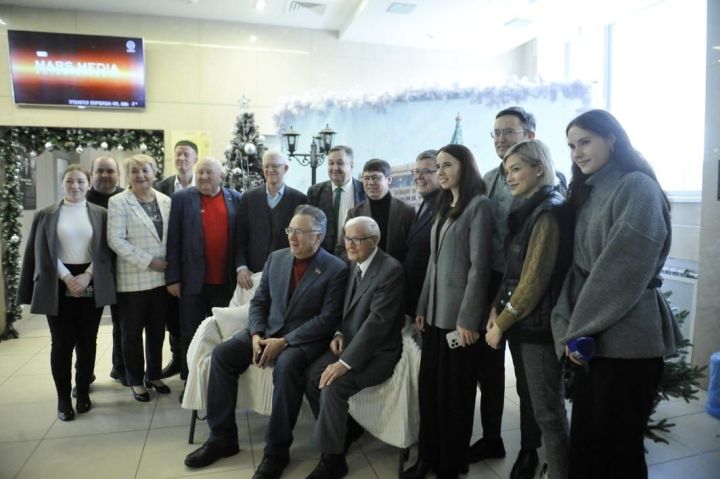 Ветеран-журналист Рөстәм Нәбиуллинның фотокүргәзмәсе ачылды