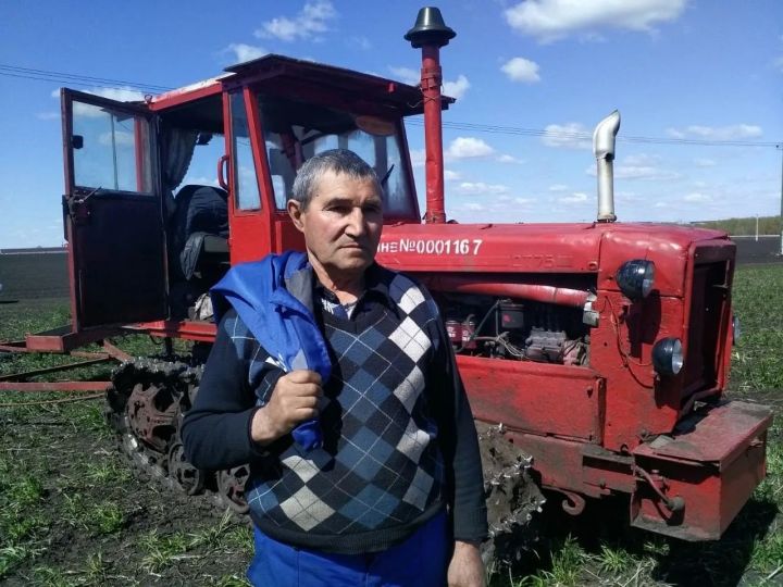 «Тракторым белән икебезгә 111 яшь»