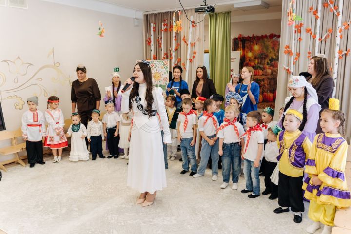 Балалар бакчасы һәм гаилә туган тел сагында: җаваплылык кемдә?