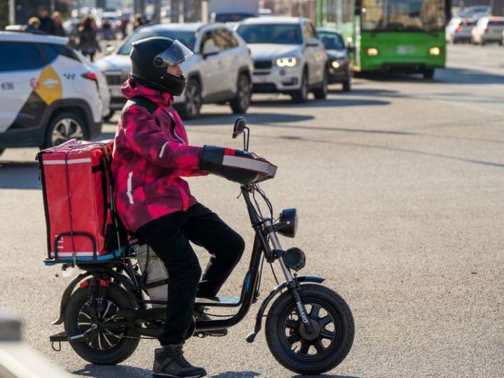Чират курьерларга җитте: аларның эшчәнлегенә карата яңа таләпләр кертелә