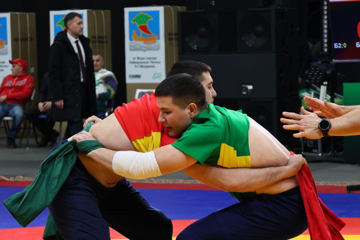 Муса Җәлил истәлегенә «ВТ» гамәлгә куйган көрәш турнирының беренче көне