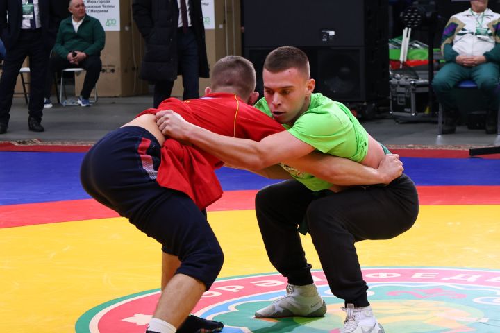 Муса Җәлил истәлегенә «ВТ» гамәлгә куйган көрәш турнирының беренче көне