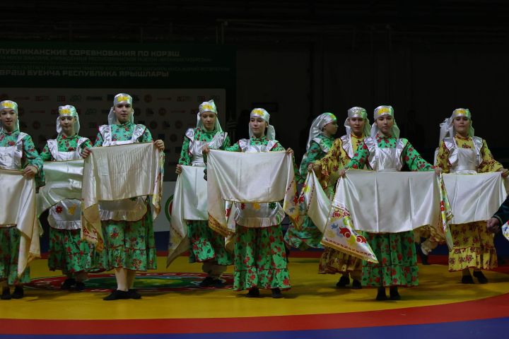 Муса Җәлил истәлегенә «ВТ» гамәлгә куйган көрәш турнирының беренче көне