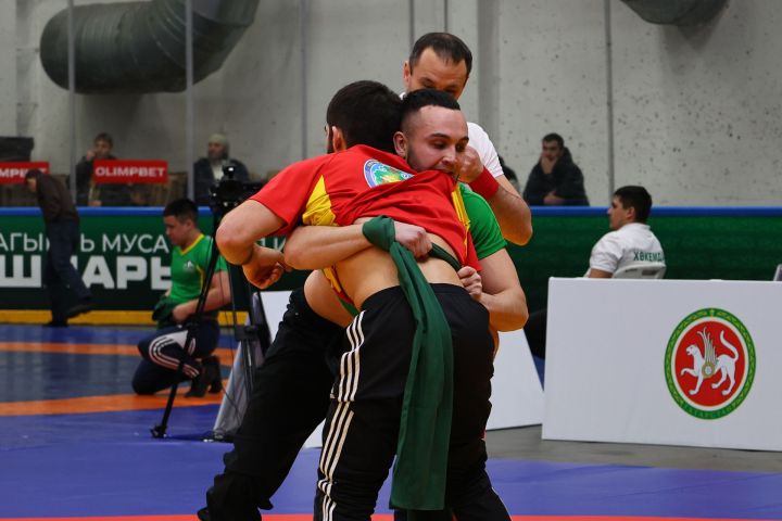 Муса Җәлил истәлегенә «ВТ» гамәлгә куйган көрәш турнирының беренче көне