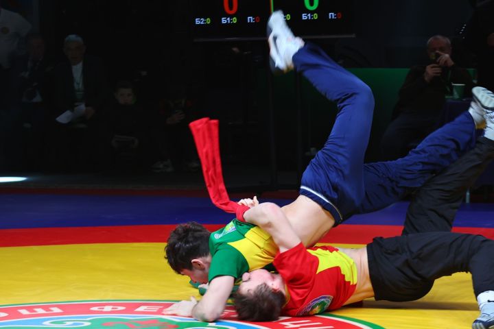 Муса Җәлил истәлегенә «ВТ» гамәлгә куйган көрәш турнирының икенче көне