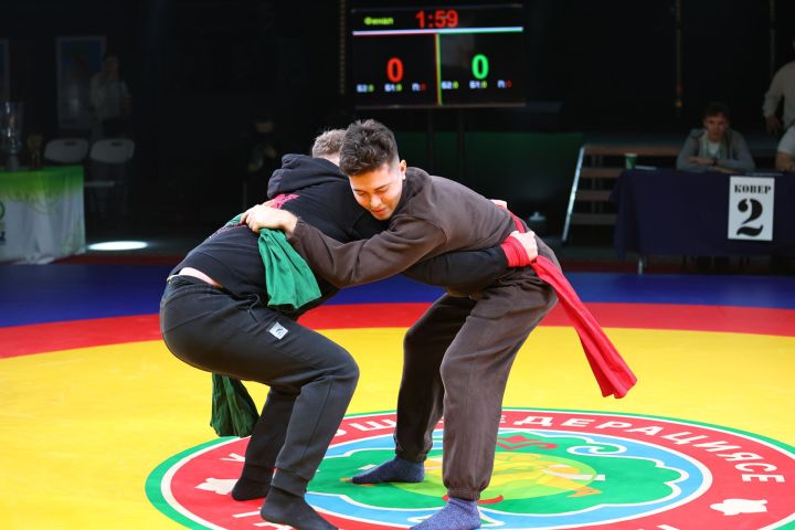 Муса Җәлил истәлегенә «ВТ» гамәлгә куйган көрәш турнирының икенче көне