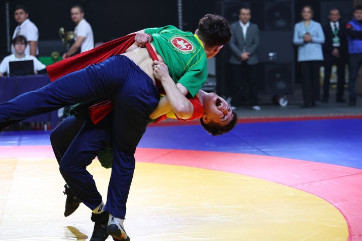 Муса Җәлил истәлегенә «ВТ» гамәлгә куйган көрәш турнирының икенче көне