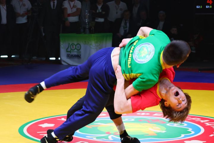 Муса Җәлил истәлегенә «ВТ» гамәлгә куйган көрәш турнирының икенче көне