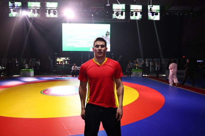 Муса Җәлил истәлегенә «ВТ» гамәлгә куйган көрәш турнирының икенче көне