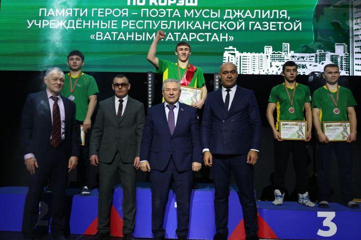 Муса Җәлил истәлегенә «ВТ» гамәлгә куйган көрәш турнирының икенче көне