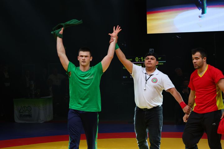 Муса Җәлил истәлегенә «ВТ» гамәлгә куйган көрәш турнирының икенче көне