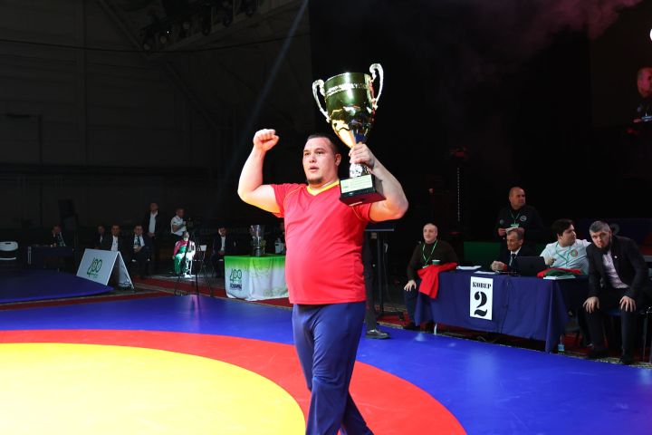 Муса Җәлил истәлегенә «ВТ» гамәлгә куйган көрәш турнирының икенче көне