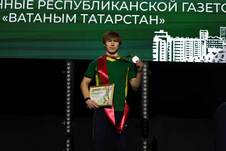 Муса Җәлил истәлегенә «ВТ» гамәлгә куйган көрәш турнирының икенче көне