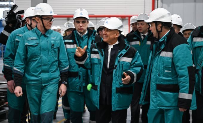 Рөстәм Миңнеханов: «Бер урында басып тору – кирегә китү дигән сүз»