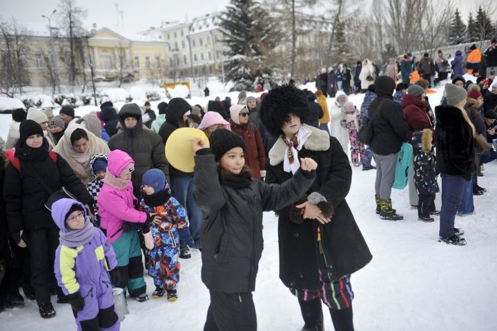 Казанда Май чабу бәйрәме уза (ФОТОРЕПОРТАЖ)