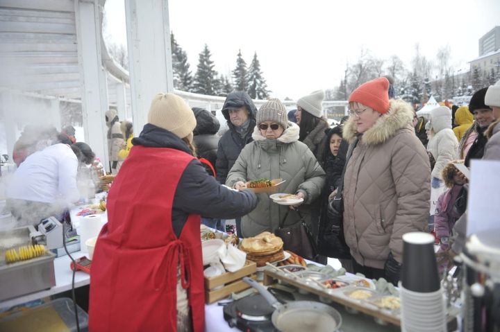 Казанда Май чабу бәйрәме уза (ФОТОРЕПОРТАЖ)