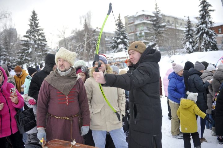 Казанда Май чабу бәйрәме уза (ФОТОРЕПОРТАЖ)