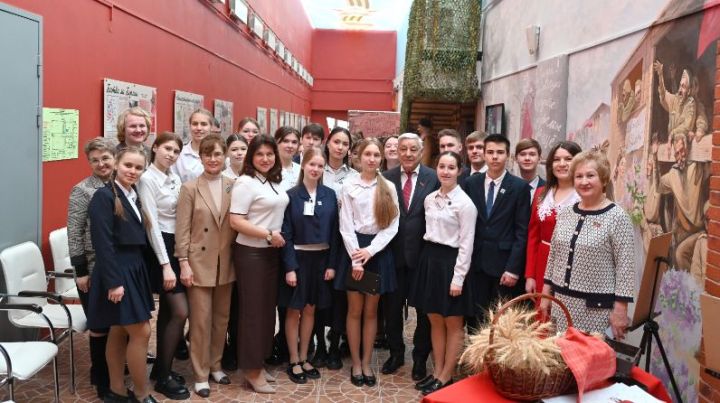 Фәрит Мөхәммәтшин: «Яшь буынга да яхшы тәрбия биреп калдырасы килә»