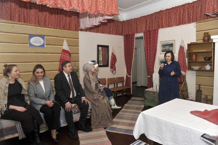 Муса Җәлилнең музей-фатирында шагыйрьнең хатларын уку чарасыннан фоторепортаж