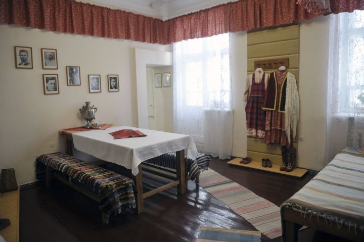 Муса Җәлилнең музей-фатирында шагыйрьнең хатларын уку чарасыннан фоторепортаж