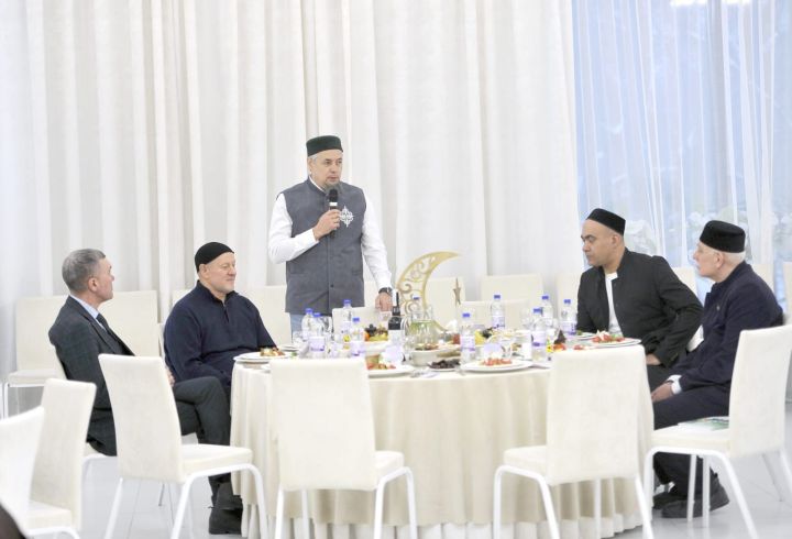 «Ватаным Татарстан» газетасы коллективы ифтар уздырды (ФОТОРЕПОРТАЖ)