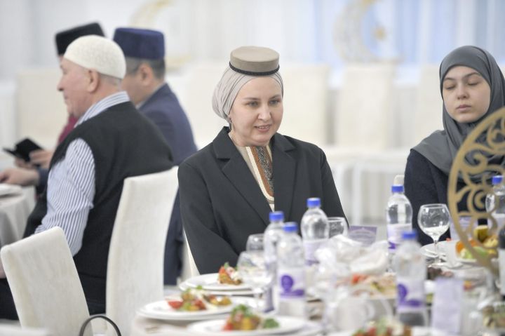 «Ватаным Татарстан» газетасы коллективы ифтар уздырды (ФОТОРЕПОРТАЖ)