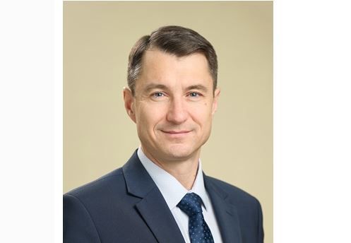 Руслан Сафин: «Безнең үзагач оныннан ясалган полимер материаллар су үткәрми, янгынга да чыдам»