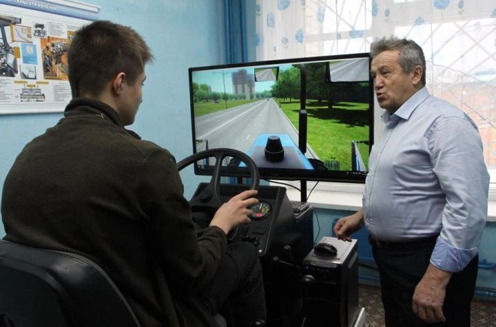 «Танылу – 2025» премиясе иясе Илдус Шәрәфиев: «Авыл баласы эшкә өйрәнеп үссен, дип тырышабыз»