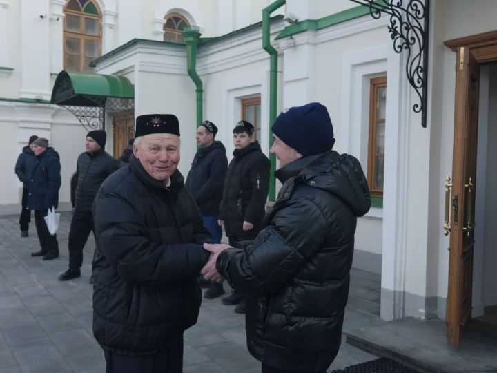 Казанның «Әл-Мәрҗани» мәчетендә Гает намазы укылды (ФОТОРЕПОРТАЖ)