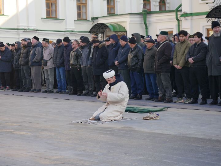 Казанның «Әл-Мәрҗани» мәчетендә Гает намазы укылды (ФОТОРЕПОРТАЖ)