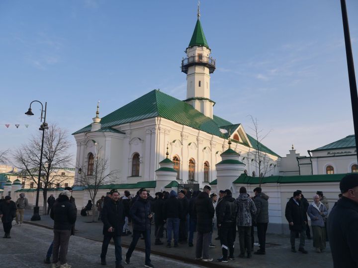 Казанның «Әл-Мәрҗани» мәчетендә Гает намазы укылды (ФОТОРЕПОРТАЖ)