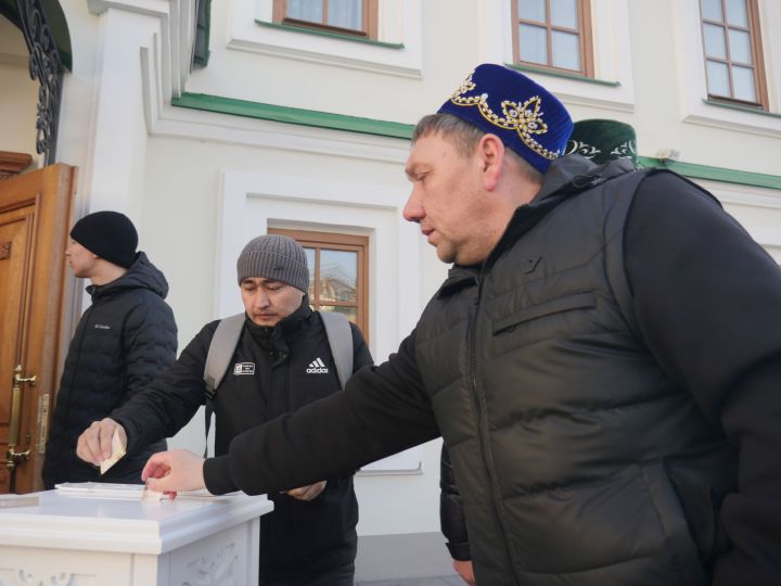 Казанның «Әл-Мәрҗани» мәчетендә Гает намазы укылды (ФОТОРЕПОРТАЖ)