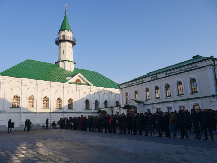Казанның «Әл-Мәрҗани» мәчетендә Гает намазы укылды (ФОТОРЕПОРТАЖ)