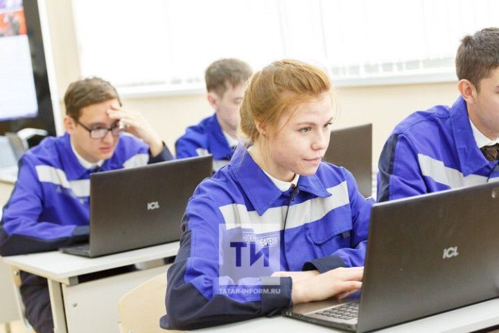 Эшче куллар көткәндә: яшьләрне һөнәргә өйрәтәләр