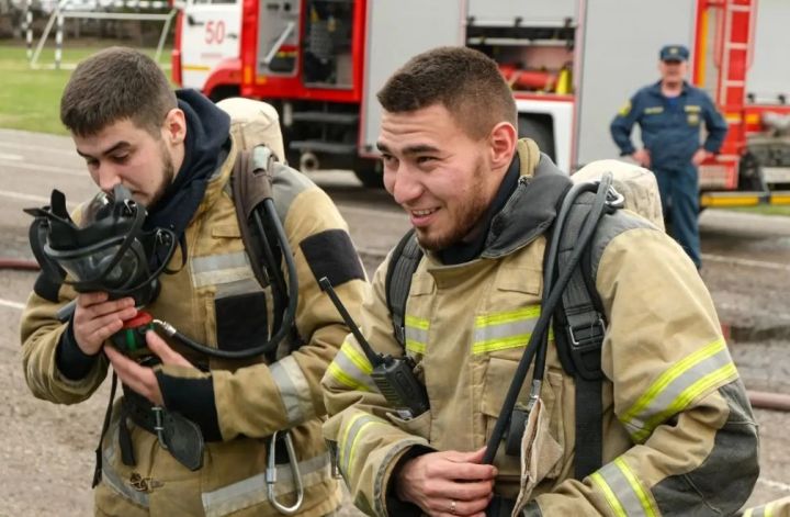 «Ул һәрвакыт ярдәм итәргә әзер иде»: Түбән Камадагы фаҗигадә янгын сүндерүче һәлак булган