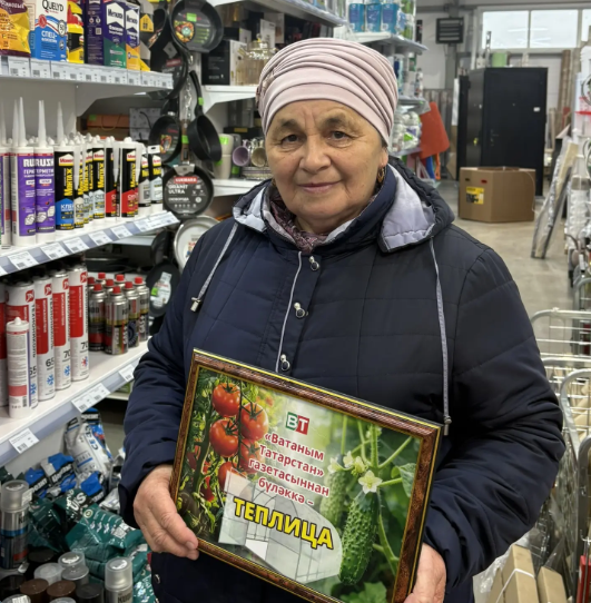 Теплица откан Розалия Ибраһимова: «Бакча җимешләре белән «ВТ» хезмәткәрләрен дә сыйларга язсын»