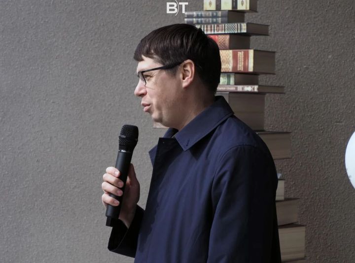 Казанда Татарстан китап нәшриятының яңартылган кибете ачылышыннан ФОТОРЕПОРТАЖ