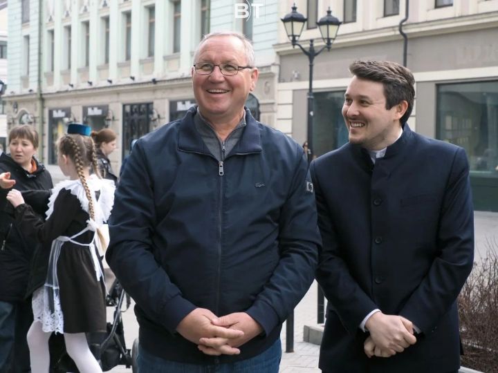 Казанда Татарстан китап нәшриятының яңартылган кибете ачылышыннан ФОТОРЕПОРТАЖ