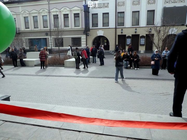 Казанда Татарстан китап нәшриятының яңартылган кибете ачылышыннан ФОТОРЕПОРТАЖ