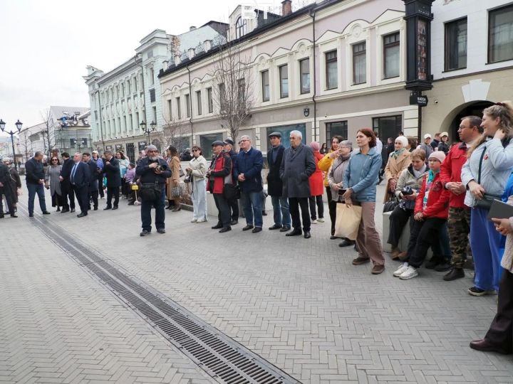 Казанда Татарстан китап нәшриятының яңартылган кибете ачылышыннан ФОТОРЕПОРТАЖ