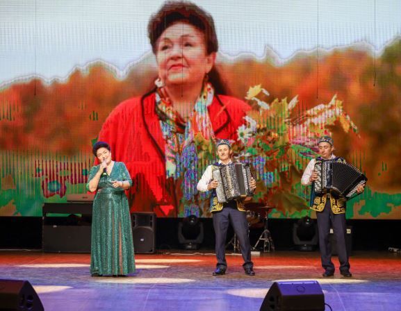 Гөлнәзирә Талипова: «Сәхнәгә чыгудан хәзер дә куркам»