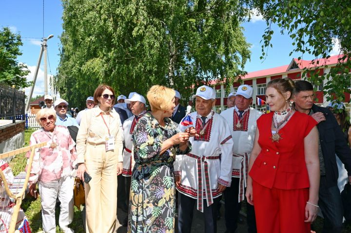 Мөхәммәтшин «Валда Шинясь» бәйрәмендә мордва халкының Татарстан өчен әһәмиятен билгеләде
