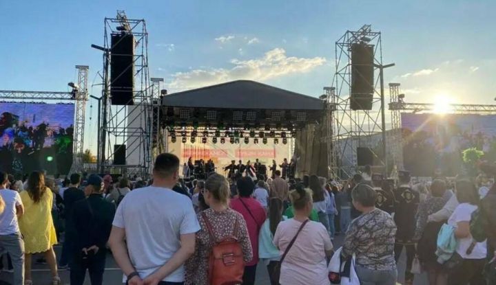 Читтән кунаклар, The Hatters төркеме һәм салют: Түбән Кама 60 еллыгын ничек билгеләп үтәчәк?